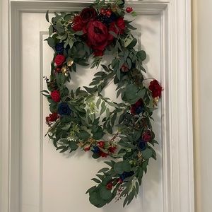 5’ long Ling’s Moments table garland